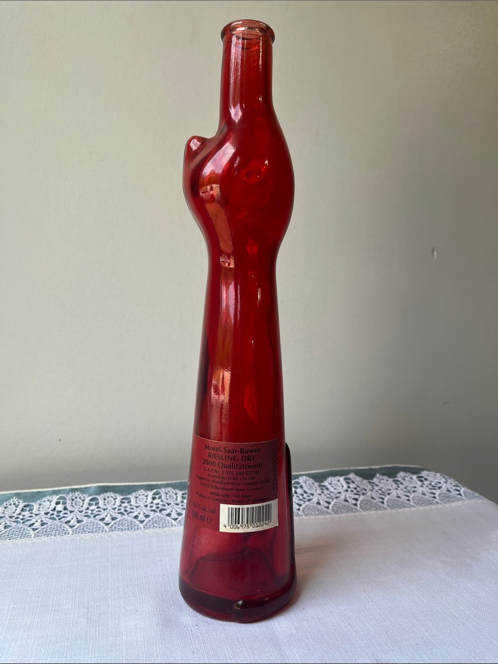 Vintage Moselland Ruby Red Glass Cat Wine Bottle Riesling Collectible Empty 500m - Picture 3 of 6